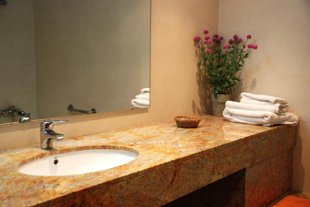 Hotel Pinxo Santa Coloma De Farners Kamer foto